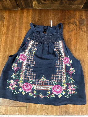 🌺🌺Free People Cross Stitch Halter Embroidered Tank Top Blue & Pink Small